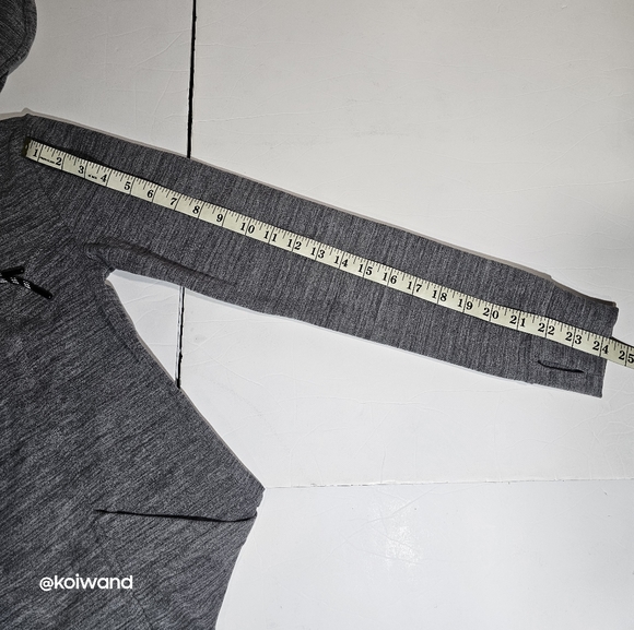 NWT Spyder Women's Gray Hoodie Sweater Size XS - Picture 4 of 11